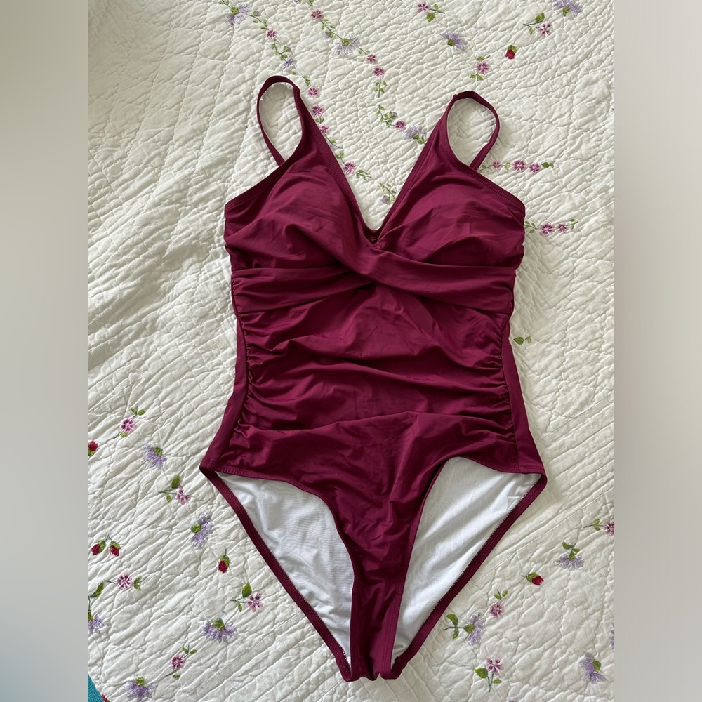 Hilor womens bathing suit size 10